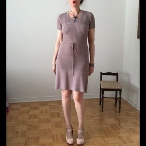 Ballinger Gold brand, vintage dress, 90’s, acrylic knit, light rosy grey, small